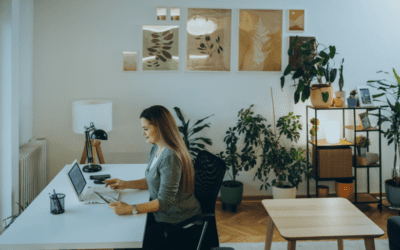 Travail hybride : comment les entreprises réinventent-elles l’organisation du travail en 2025 ?